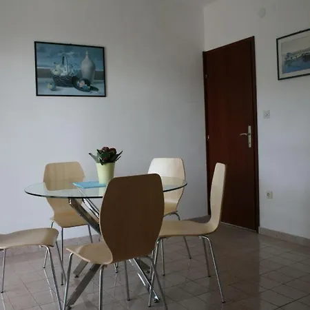 Deni Vinišće