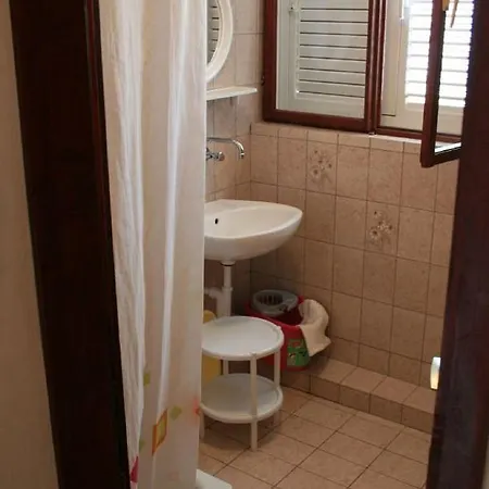 Deni Vinišće